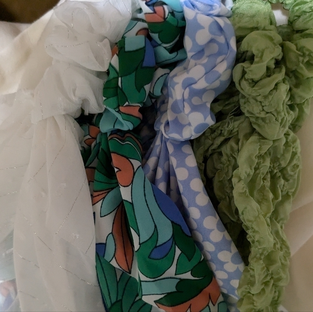 Piper K scarf scrunchies - Picture 4 of 12